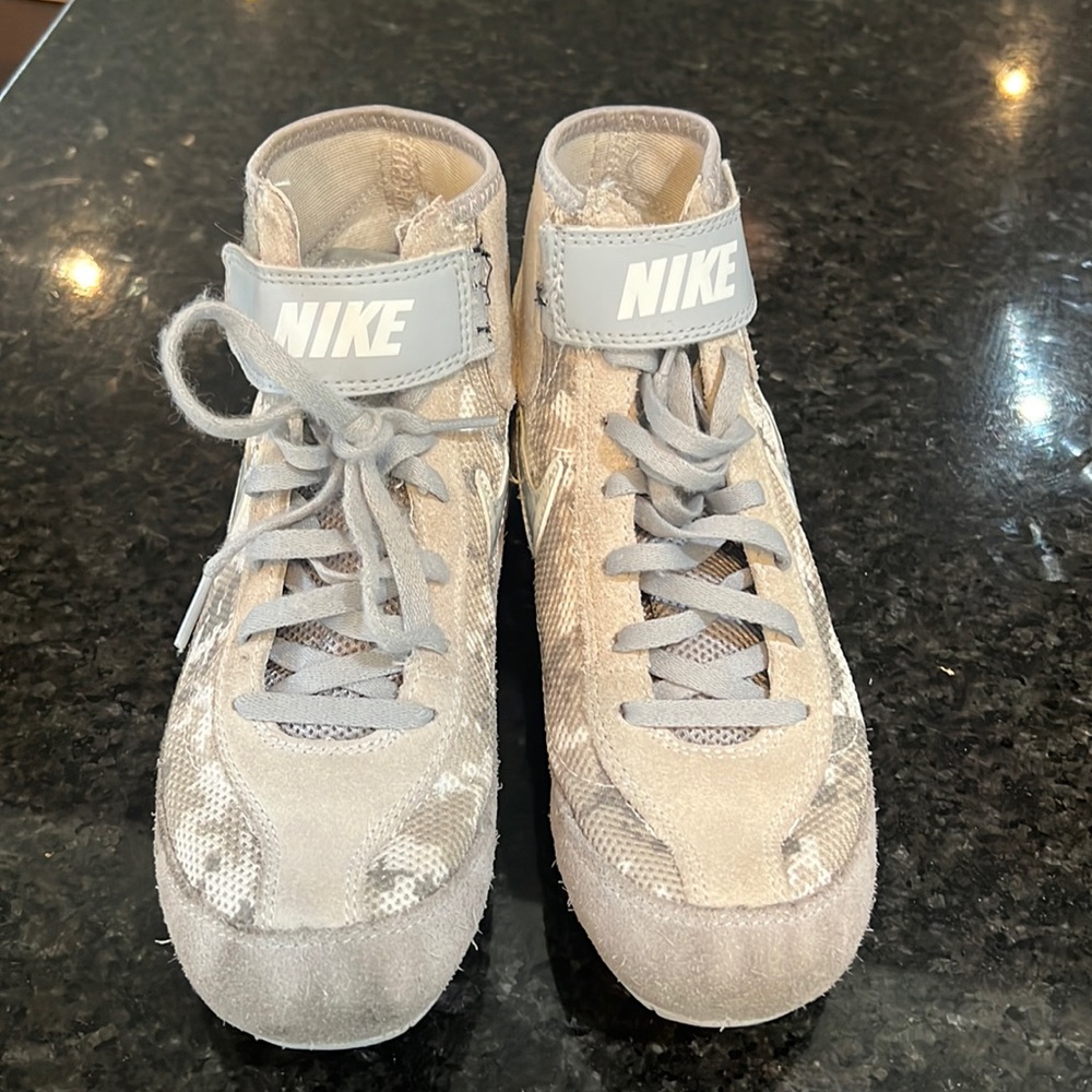 nike wrestling shoe